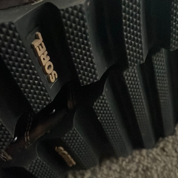 Sorel Winter Boots - Picture 4 of 5